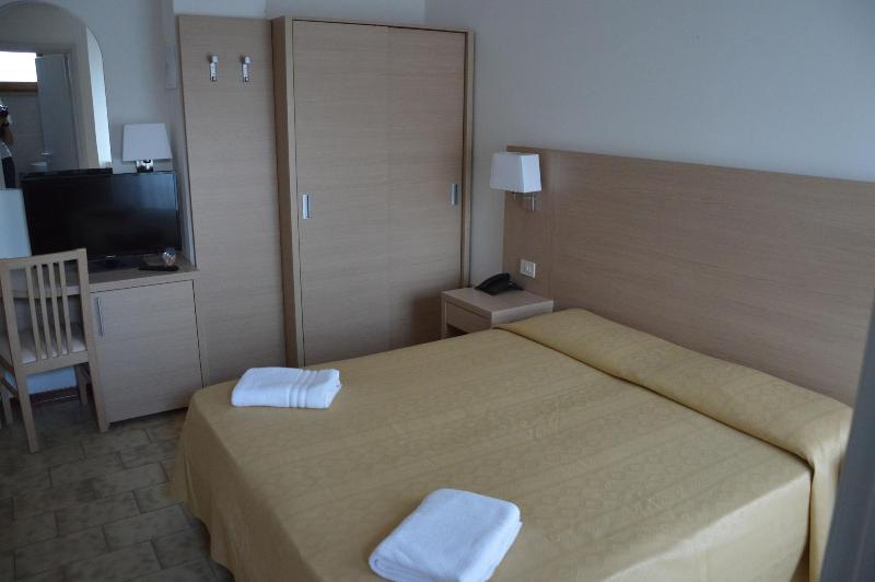 Hotel Caesar Pesaro Kültér fotó