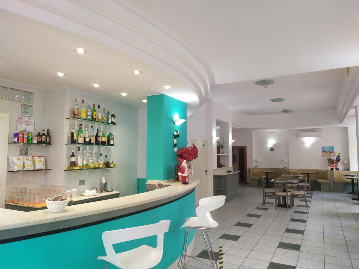 Hotel Caesar Pesaro Kültér fotó