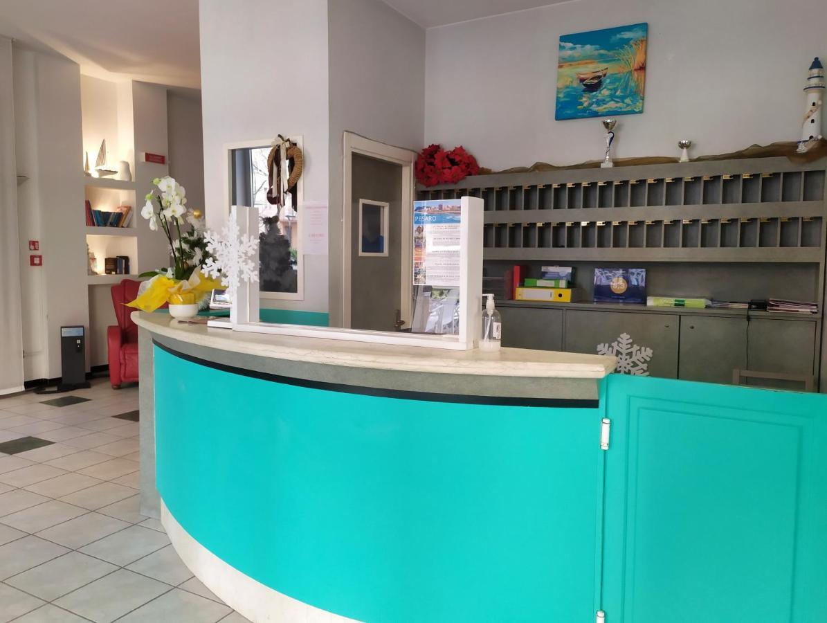 Hotel Caesar Pesaro Kültér fotó