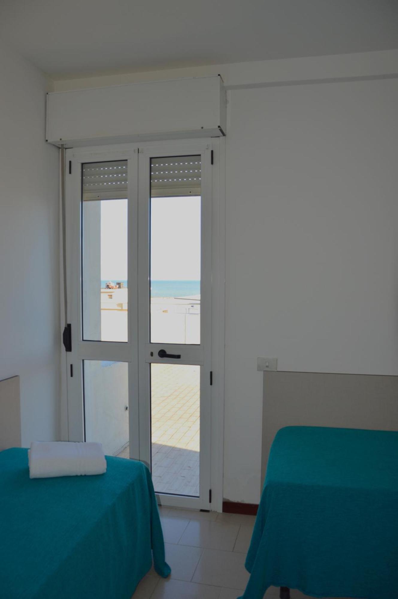Hotel Caesar Pesaro Kültér fotó