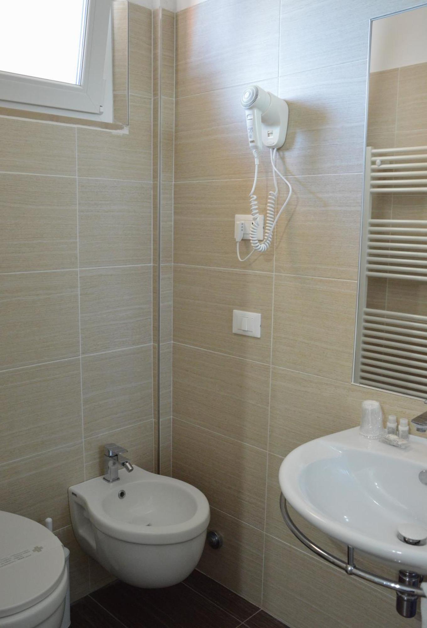 Hotel Caesar Pesaro Kültér fotó